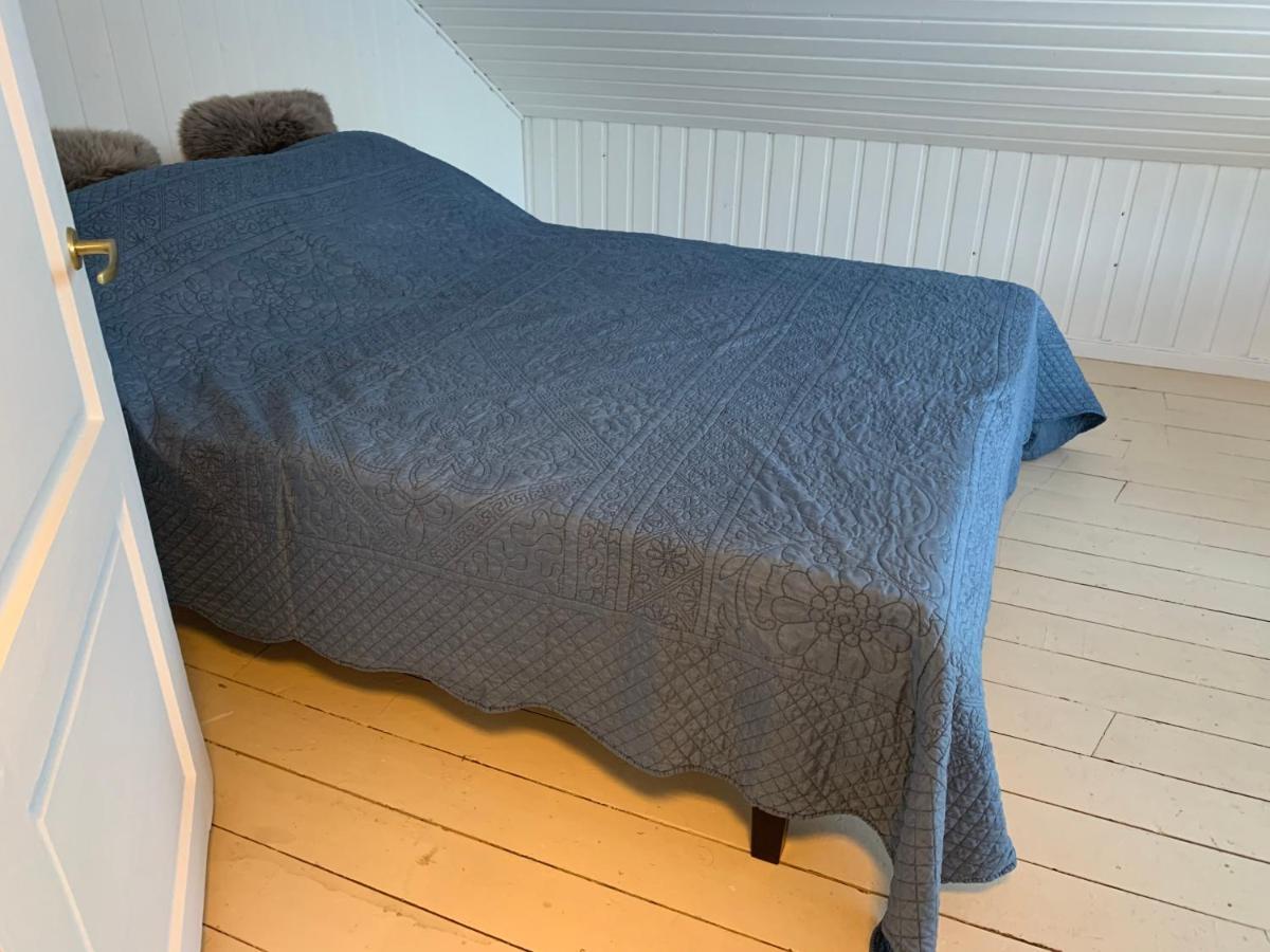 The Red Fjordhouse Malsnes